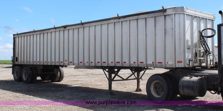 image for item G5211 2006 Trail King 42' belt trailer