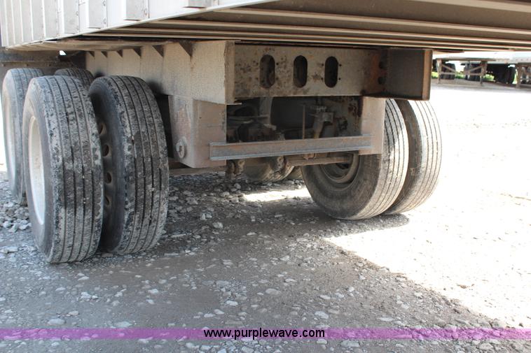 image for item G5211 2006 Trail King 42' belt trailer