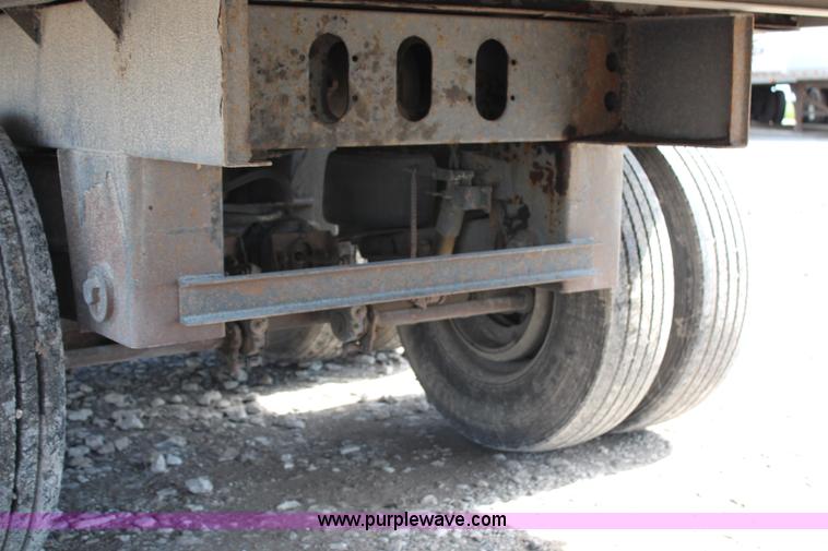 image for item G5211 2006 Trail King 42' belt trailer