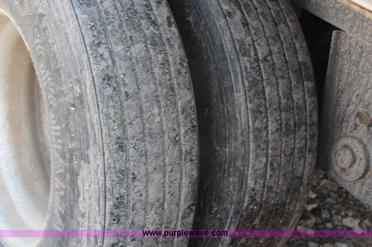 image for item G5211 2006 Trail King 42' belt trailer