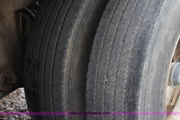 image for item G5244 2004 Trail King 48' belt trailer