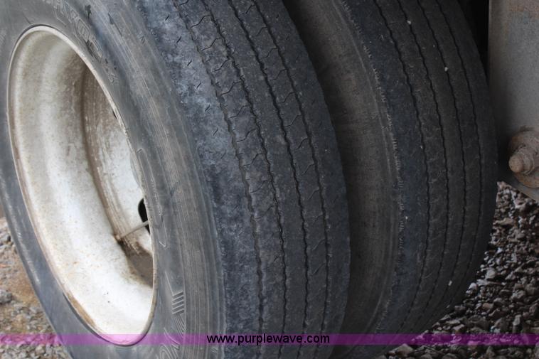 image for item G5244 2004 Trail King 48' belt trailer