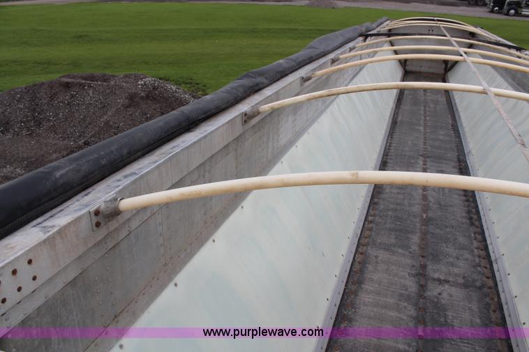 image for item G5244 2004 Trail King 48' belt trailer