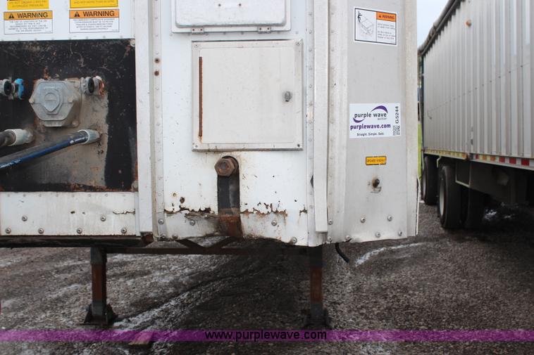 image for item G5244 2004 Trail King 48' belt trailer