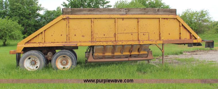 image for item G5248 1982 Ranch 27' belly dump trailer