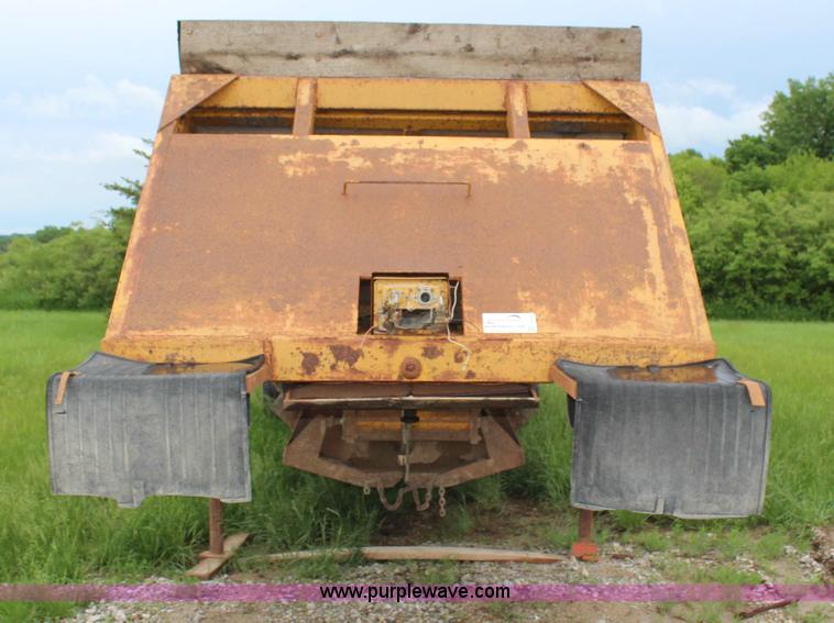 image for item G5248 1982 Ranch 27' belly dump trailer