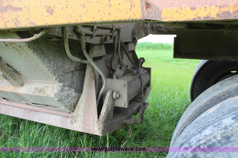 image for item G5248 1982 Ranch 27' belly dump trailer