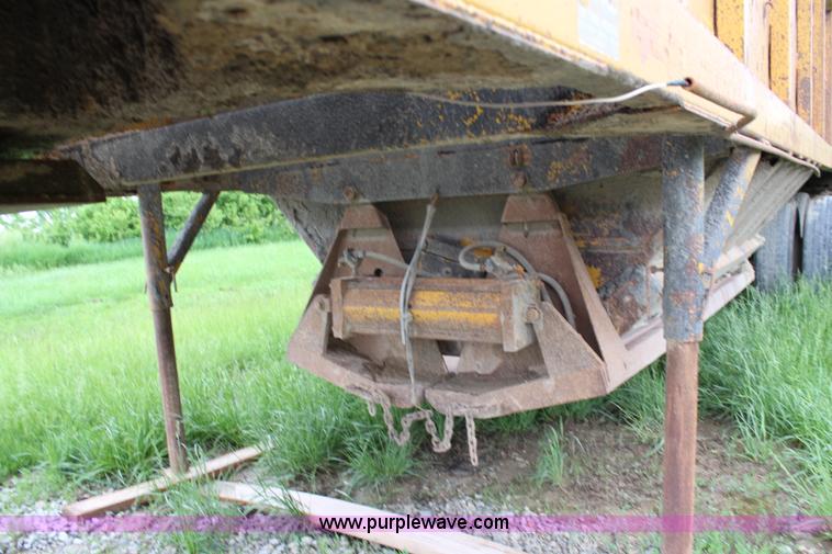 image for item G5248 1982 Ranch 27' belly dump trailer