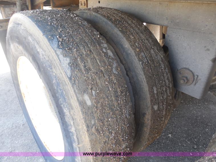 image for item H3176 2000 Great Dane dry van trailer