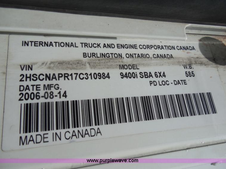 image for item H3234 2007 International 9400i semi truck