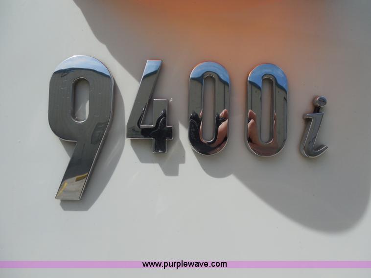 image for item H3234 2007 International 9400i semi truck