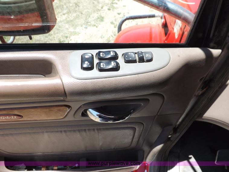 image for item H7076 2007 Peterbilt 386 semi truck