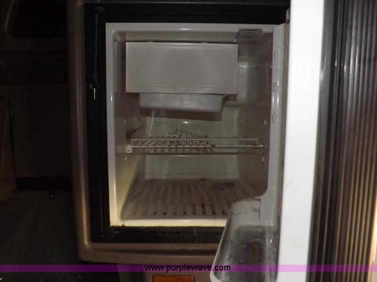 image for item H7076 2007 Peterbilt 386 semi truck