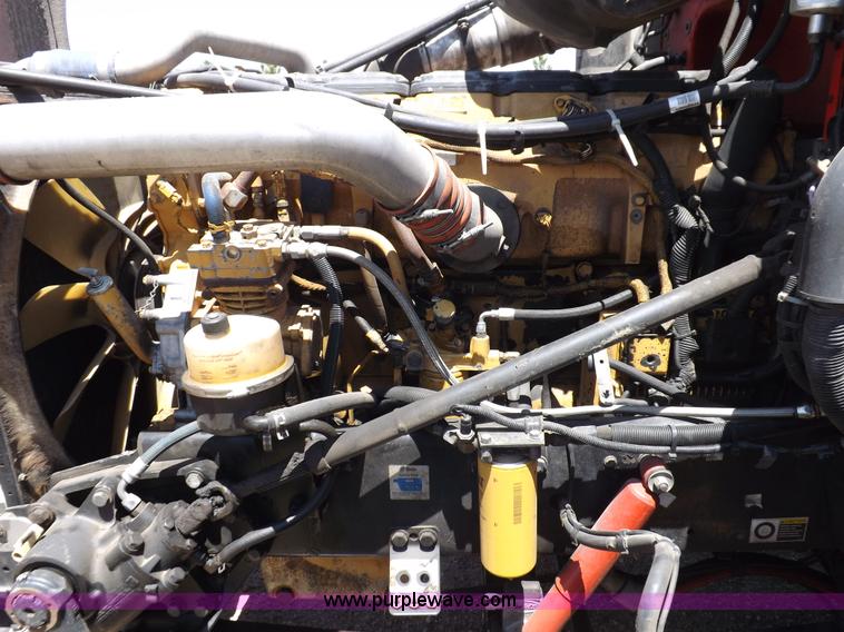 image for item H7076 2007 Peterbilt 386 semi truck