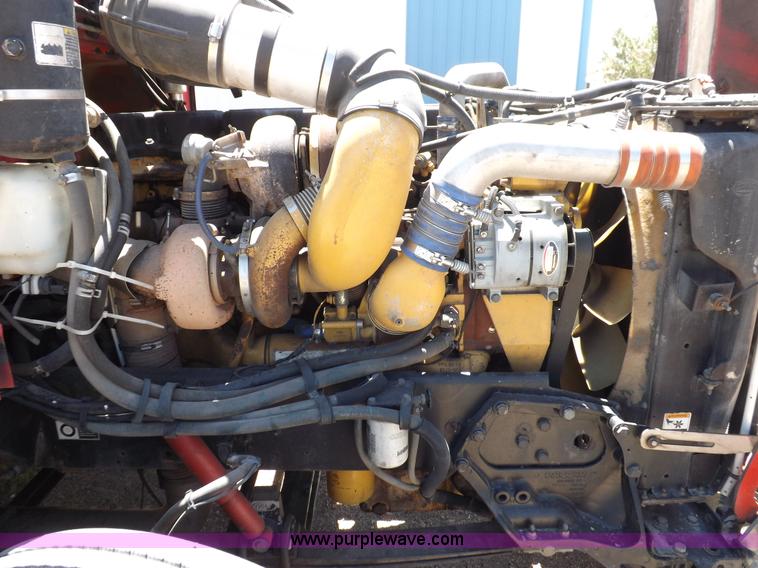 image for item H7076 2007 Peterbilt 386 semi truck