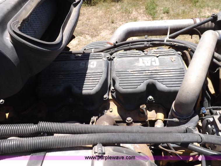 image for item H7076 2007 Peterbilt 386 semi truck