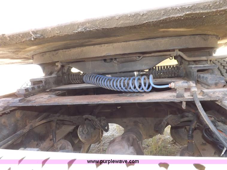 image for item H7076 2007 Peterbilt 386 semi truck