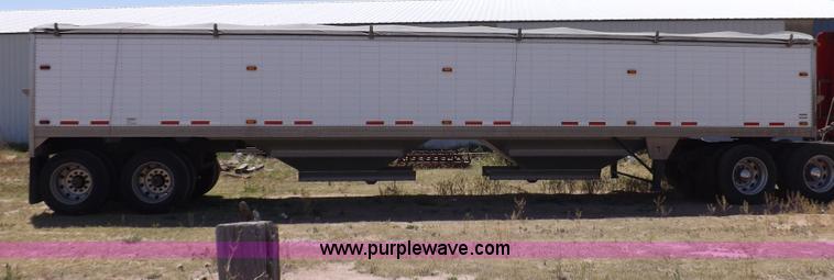 image for item H7077 2009 Timpte Super Hopper grain trailer