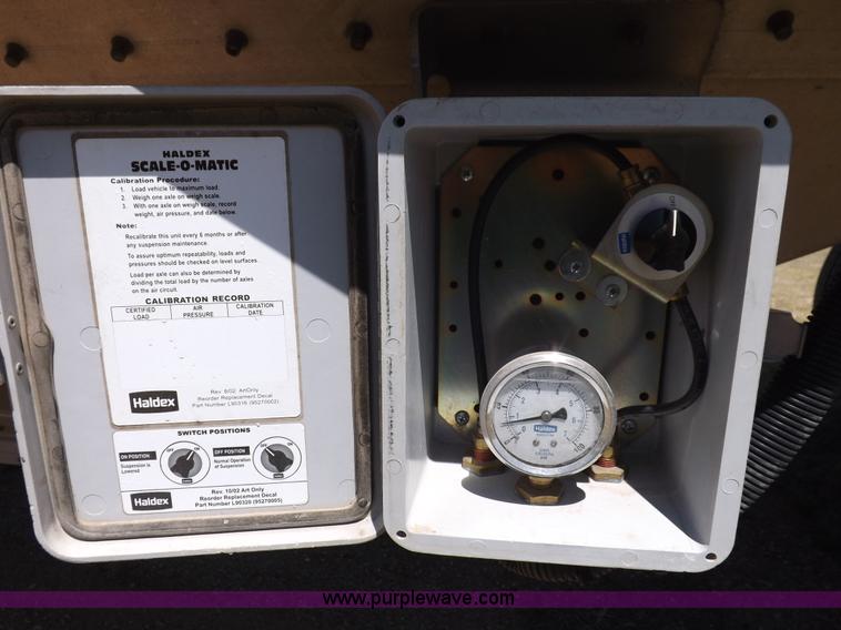 image for item H7077 2009 Timpte Super Hopper grain trailer