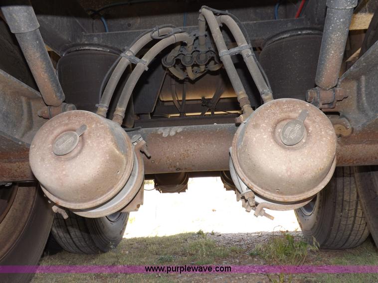 image for item H7077 2009 Timpte Super Hopper grain trailer