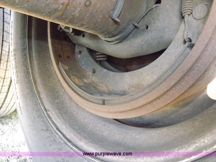 image for item H7077 2009 Timpte Super Hopper grain trailer