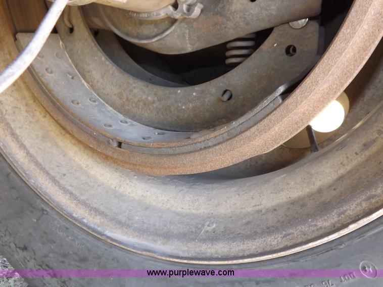 image for item H7077 2009 Timpte Super Hopper grain trailer