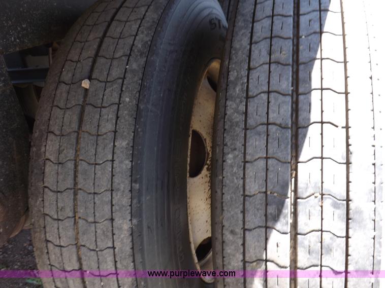 image for item H7077 2009 Timpte Super Hopper grain trailer