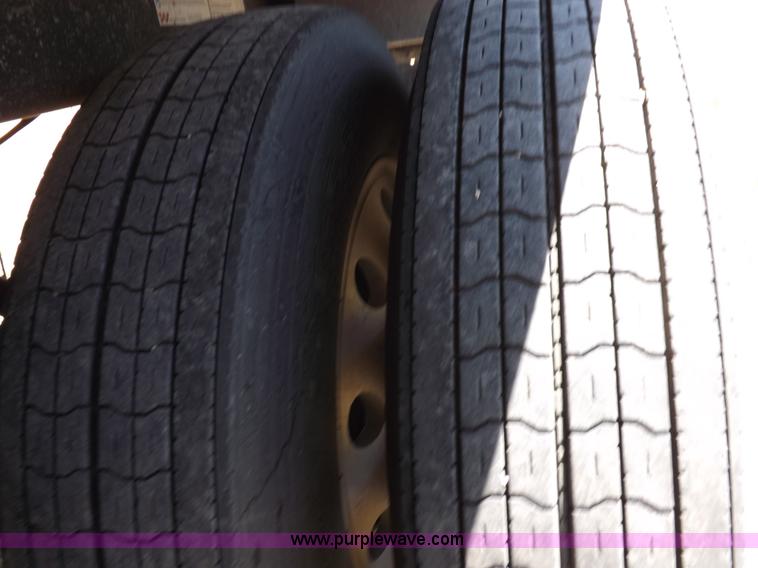 image for item H7077 2009 Timpte Super Hopper grain trailer