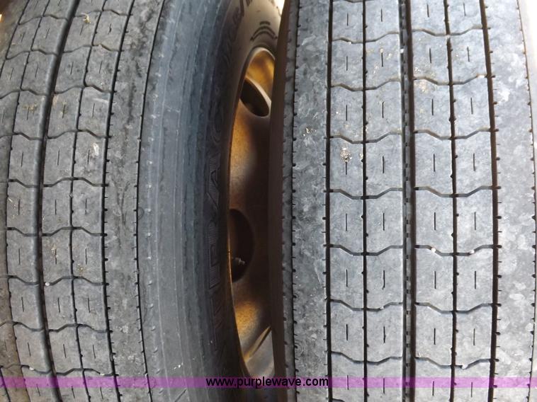 image for item H7077 2009 Timpte Super Hopper grain trailer