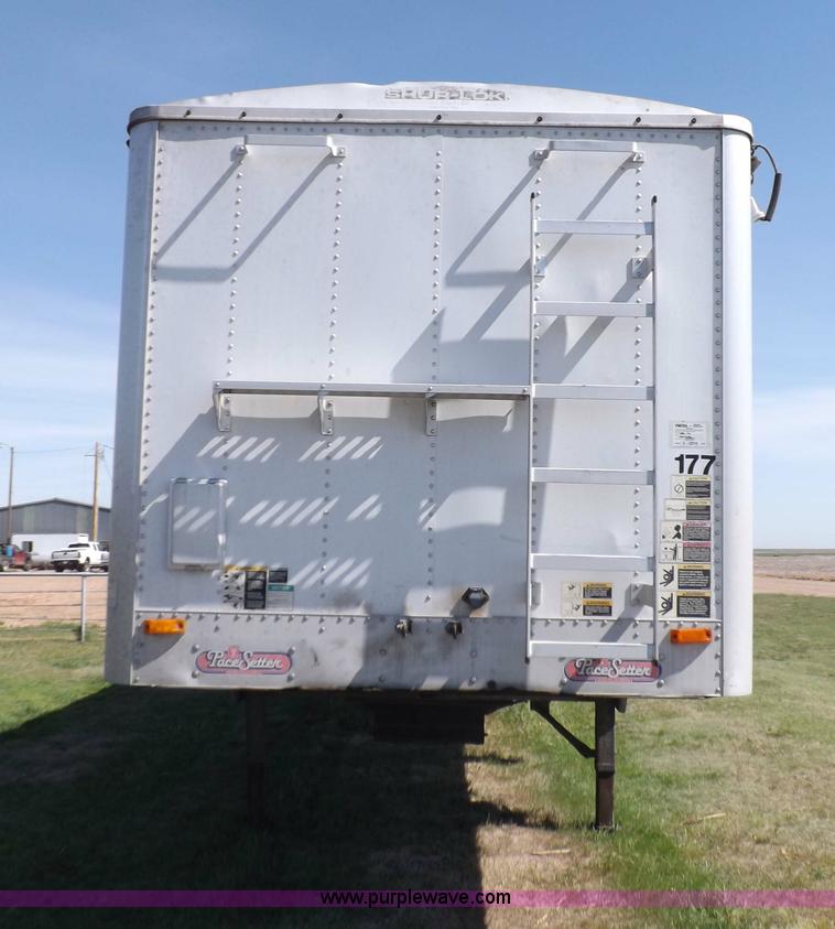 image for item H7110 1998 Wilson DWH-400 Pacesetter grain hopper trailer
