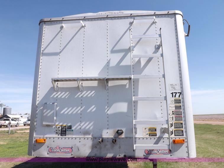 image for item H7110 1998 Wilson DWH-400 Pacesetter grain hopper trailer