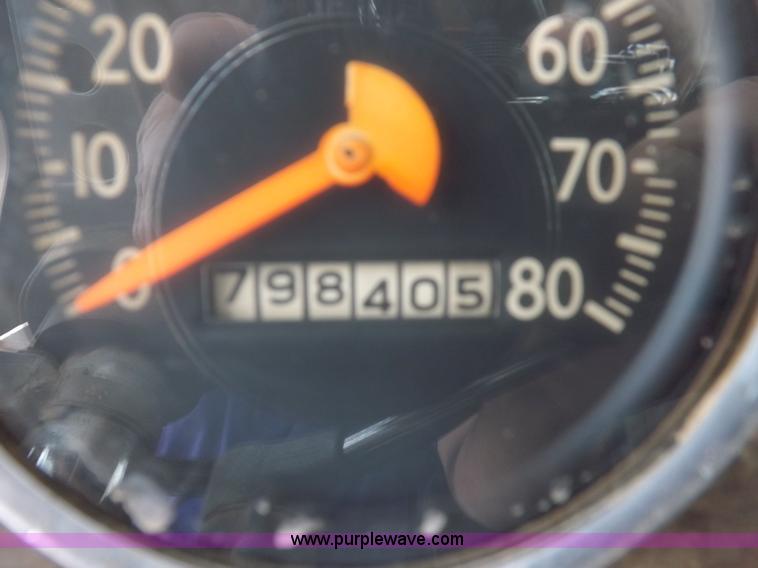 image for item H7113 1976 Peterbilt 359M semi truck