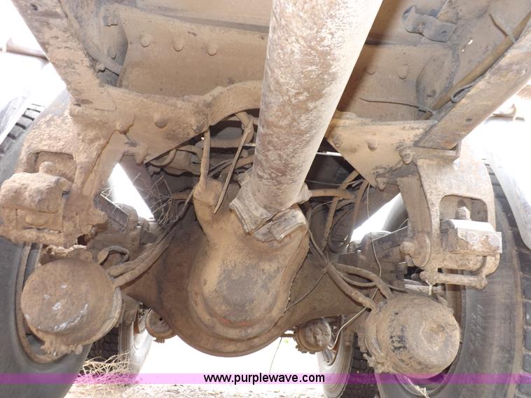 image for item H7113 1976 Peterbilt 359M semi truck