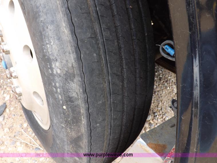 image for item H7113 1976 Peterbilt 359M semi truck