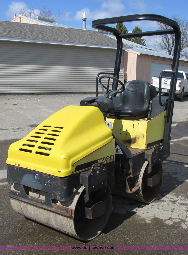 image for item A8520 1998 Wacker RD11A smooth drum roller