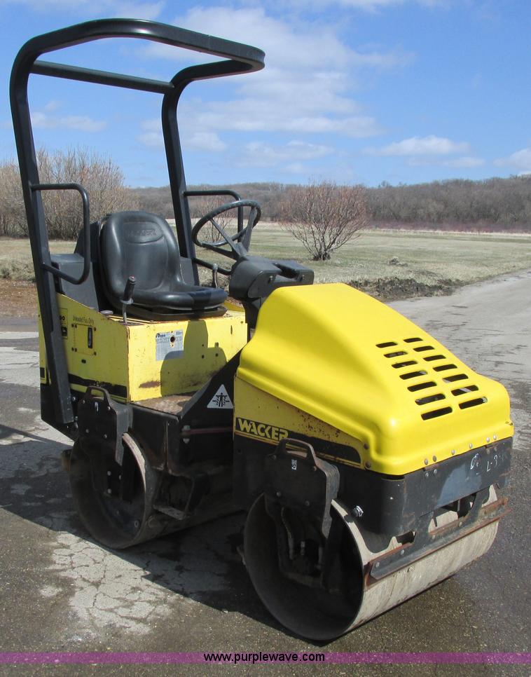 image for item A8520 1998 Wacker RD11A smooth drum roller