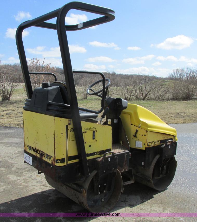 image for item A8520 1998 Wacker RD11A smooth drum roller