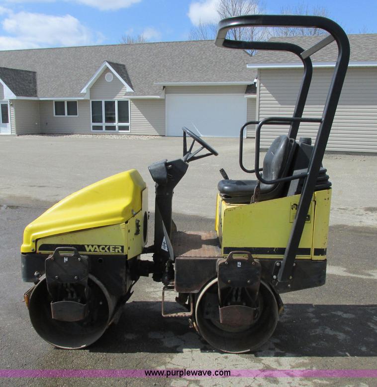 image for item A8520 1998 Wacker RD11A smooth drum roller