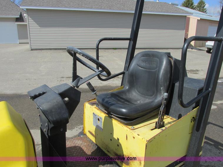 image for item A8520 1998 Wacker RD11A smooth drum roller