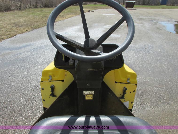 image for item A8520 1998 Wacker RD11A smooth drum roller