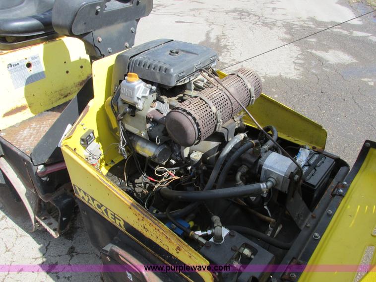 image for item A8520 1998 Wacker RD11A smooth drum roller