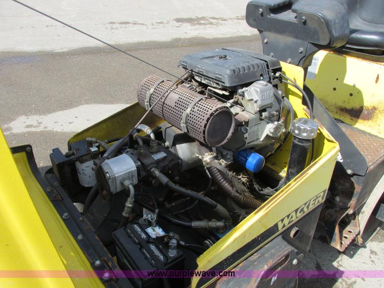 image for item A8520 1998 Wacker RD11A smooth drum roller