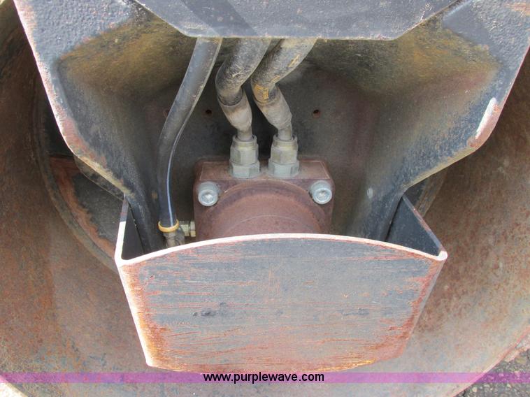 image for item A8520 1998 Wacker RD11A smooth drum roller