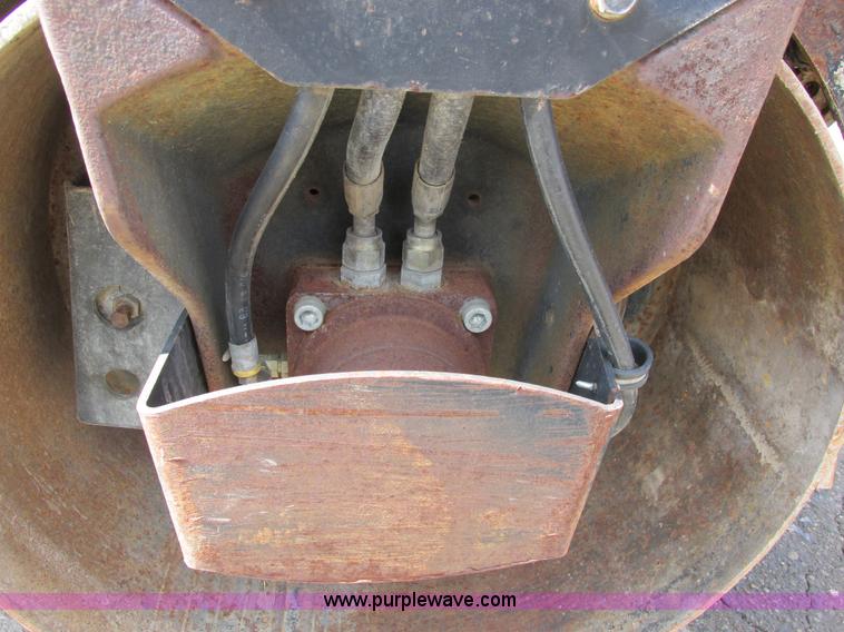 image for item A8520 1998 Wacker RD11A smooth drum roller
