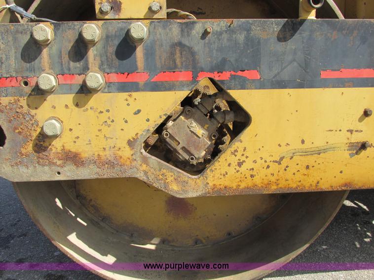 image for item A8521 1992 Caterpillar CB434 vibratory smooth drum roller