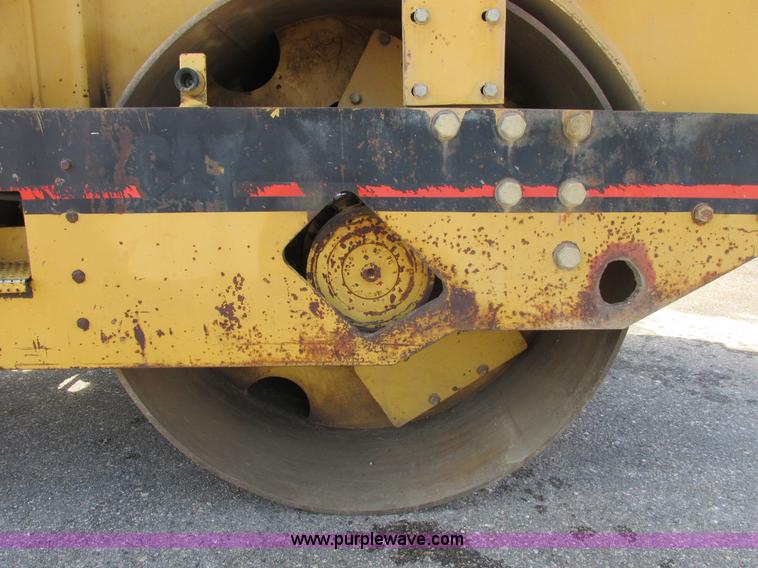 image for item A8521 1992 Caterpillar CB434 vibratory smooth drum roller