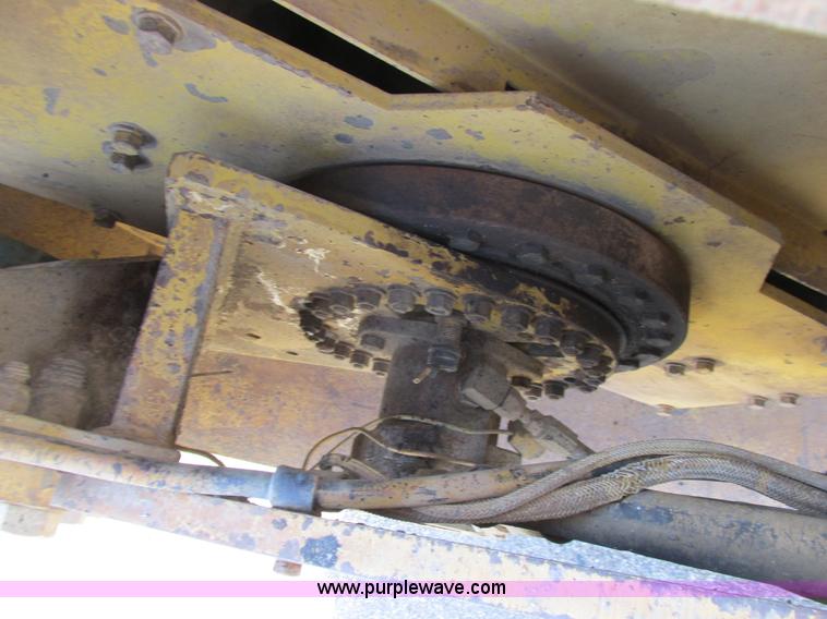 image for item A8521 1992 Caterpillar CB434 vibratory smooth drum roller