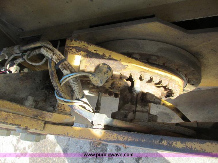 image for item A8521 1992 Caterpillar CB434 vibratory smooth drum roller