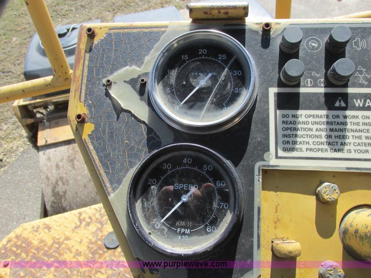 image for item A8521 1992 Caterpillar CB434 vibratory smooth drum roller