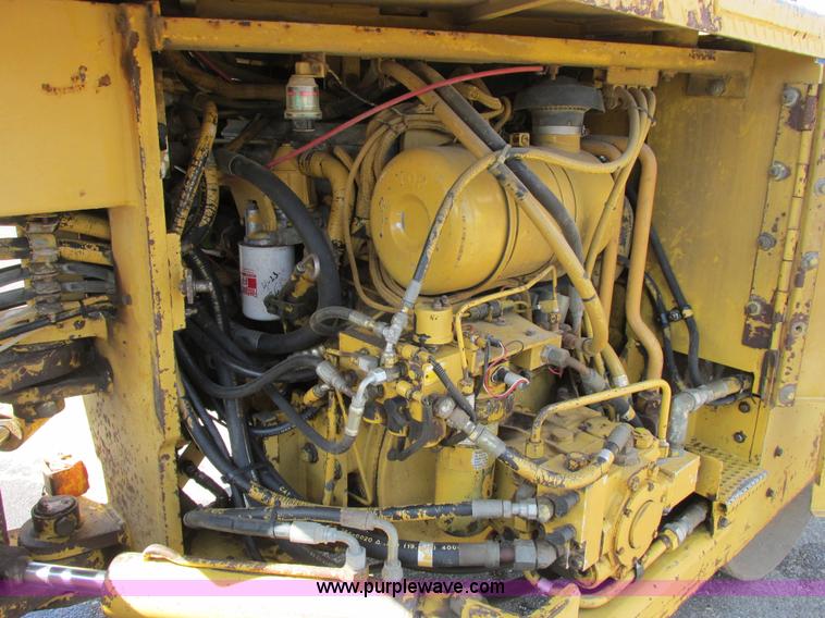 image for item A8521 1992 Caterpillar CB434 vibratory smooth drum roller